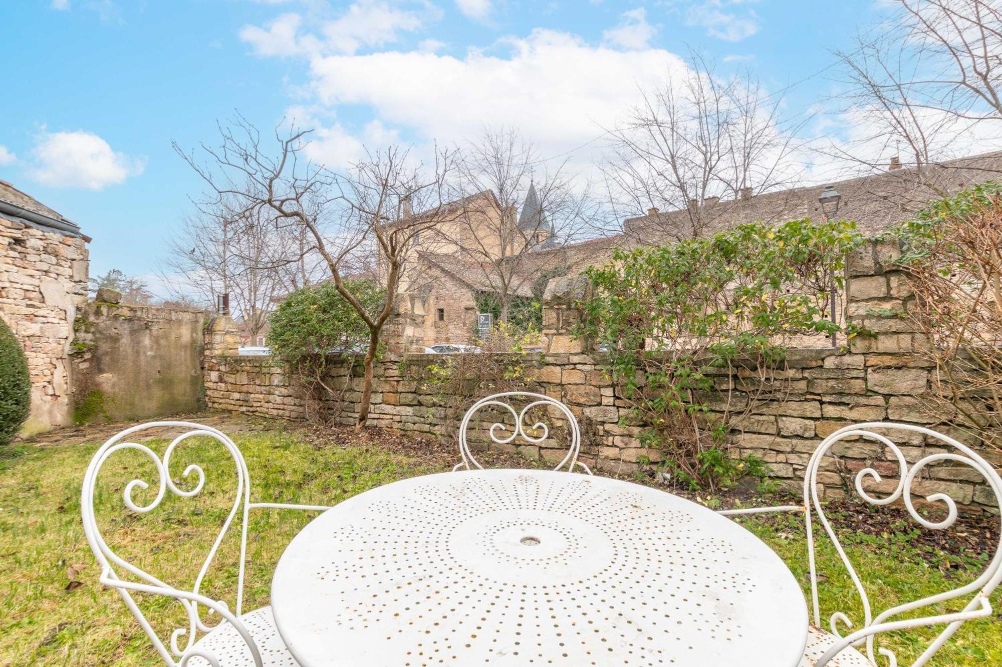 Cabana & La Place De L'Abbaye - Centre-Ville, Jardin Клуни Екстериор снимка